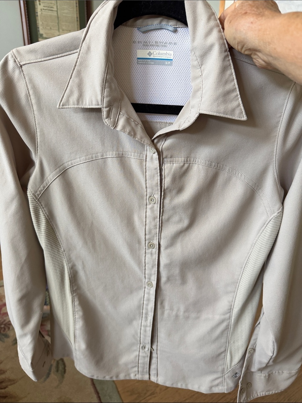 Columbia Women’s  Beige Button-Front Outdoor Shirt Jacket